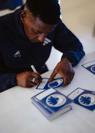 Sibusiso Zuma besøger Fanshoppen