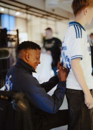 Sibusiso Zuma besøger Fanshoppen