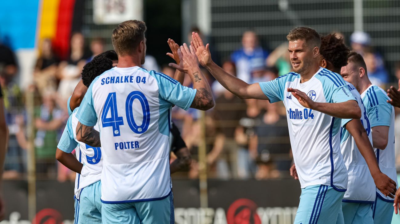 Sebastian Polter og Simon Terodde fejrer en Schalke 04-scoring