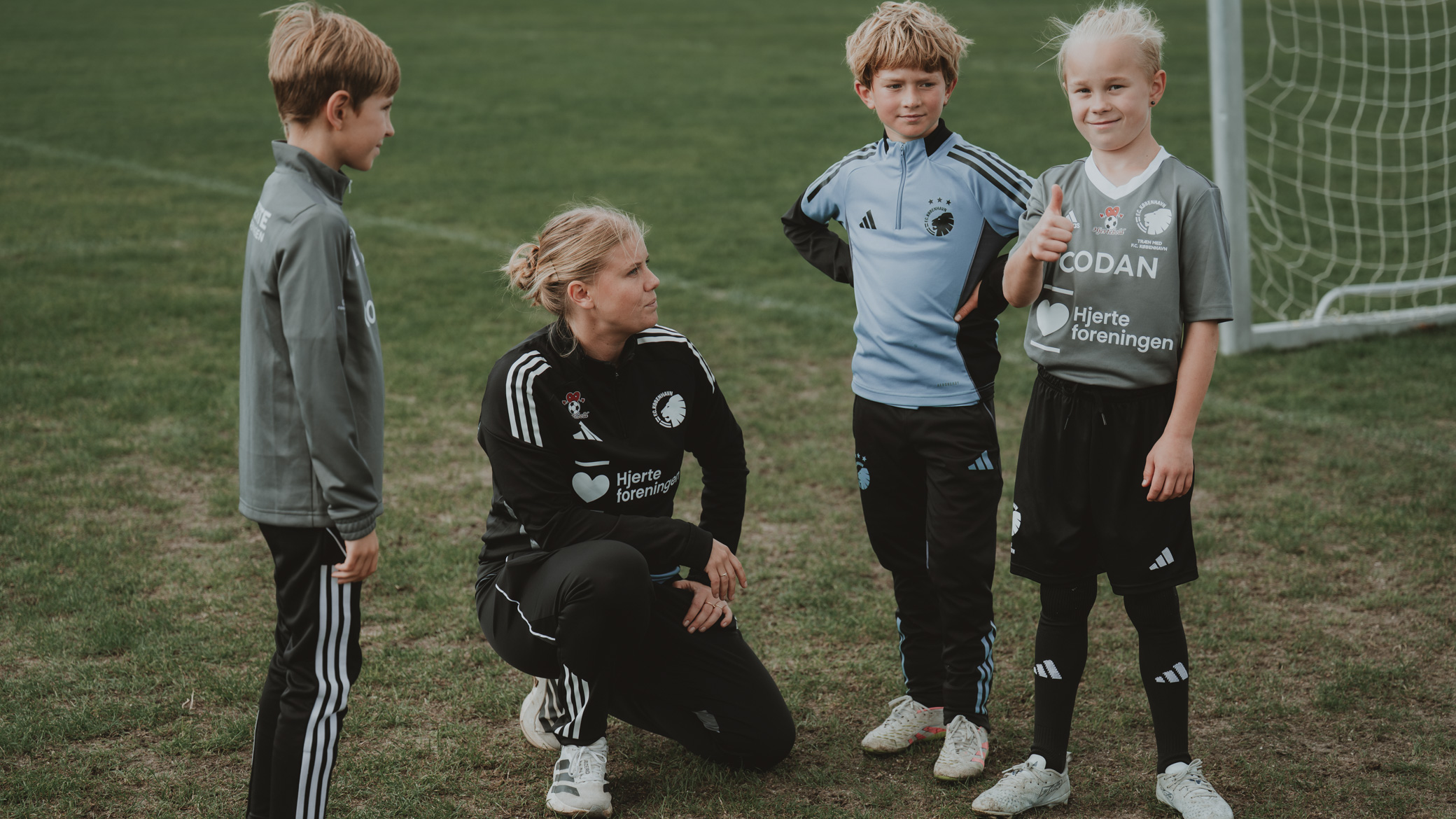 Den årlige fodboldskole Hjertebold på BK Viktorias bane i Fælledparken