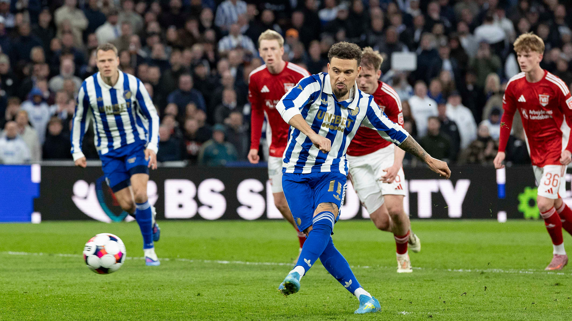 Jordan Larsson scorer på straffespark
