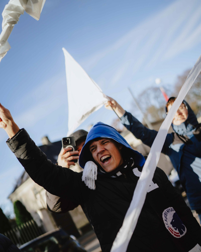 ​  FCK-fansene tager imod spillerbussen før Derby