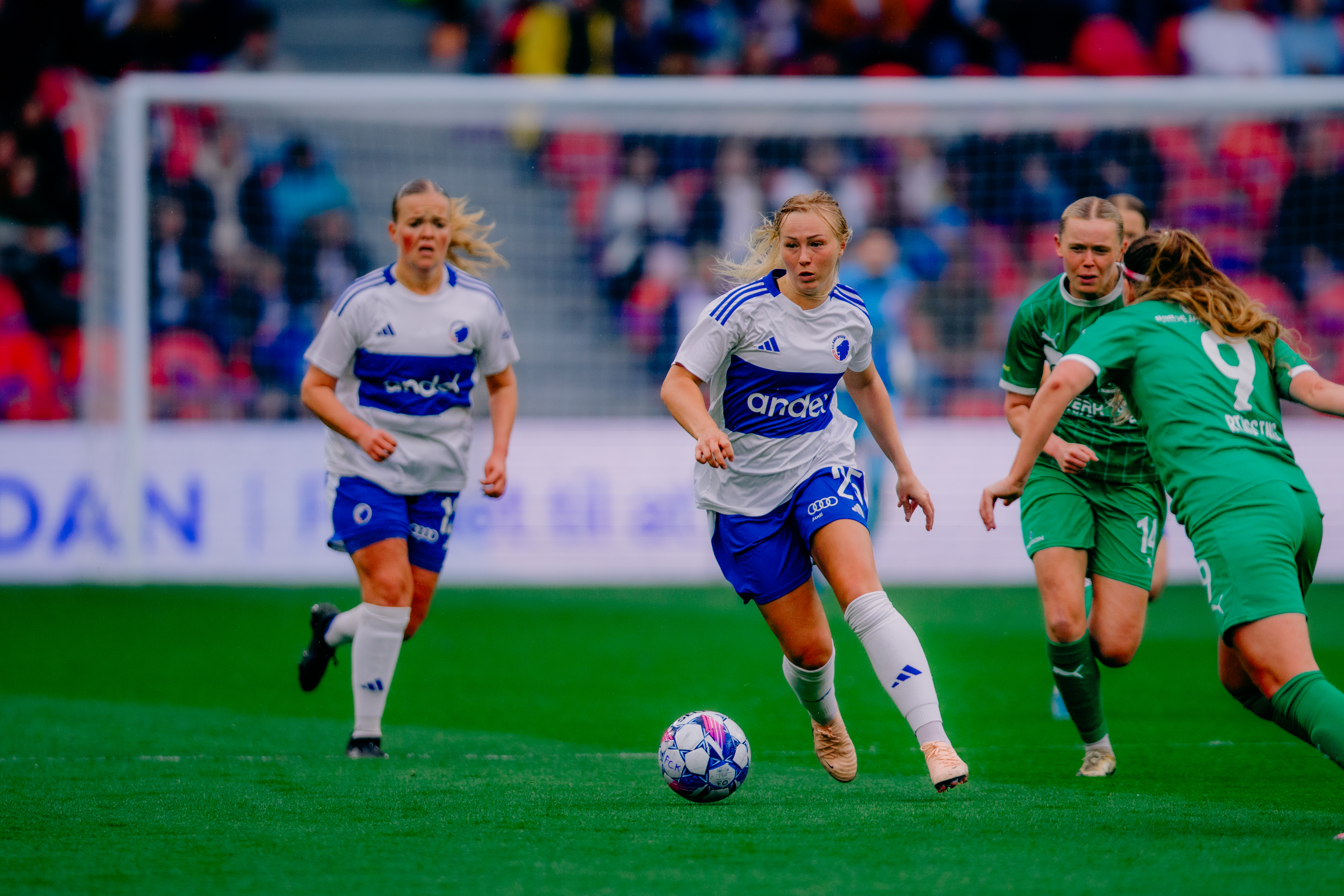 FCKs kvinder vandt 2-1 over Næstved HG i deres historiske kamp i Parken