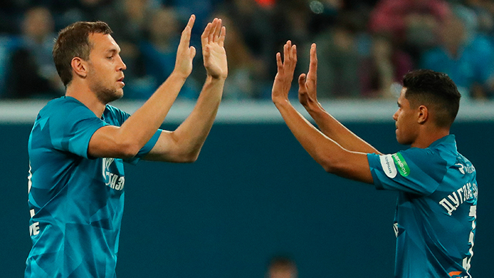 Artem Dzyuba og Douglas