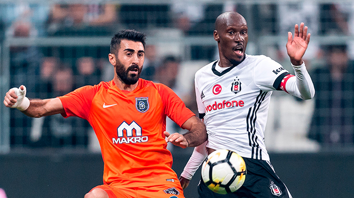 Mahmut Tekdemir og Atiba Hutchinson