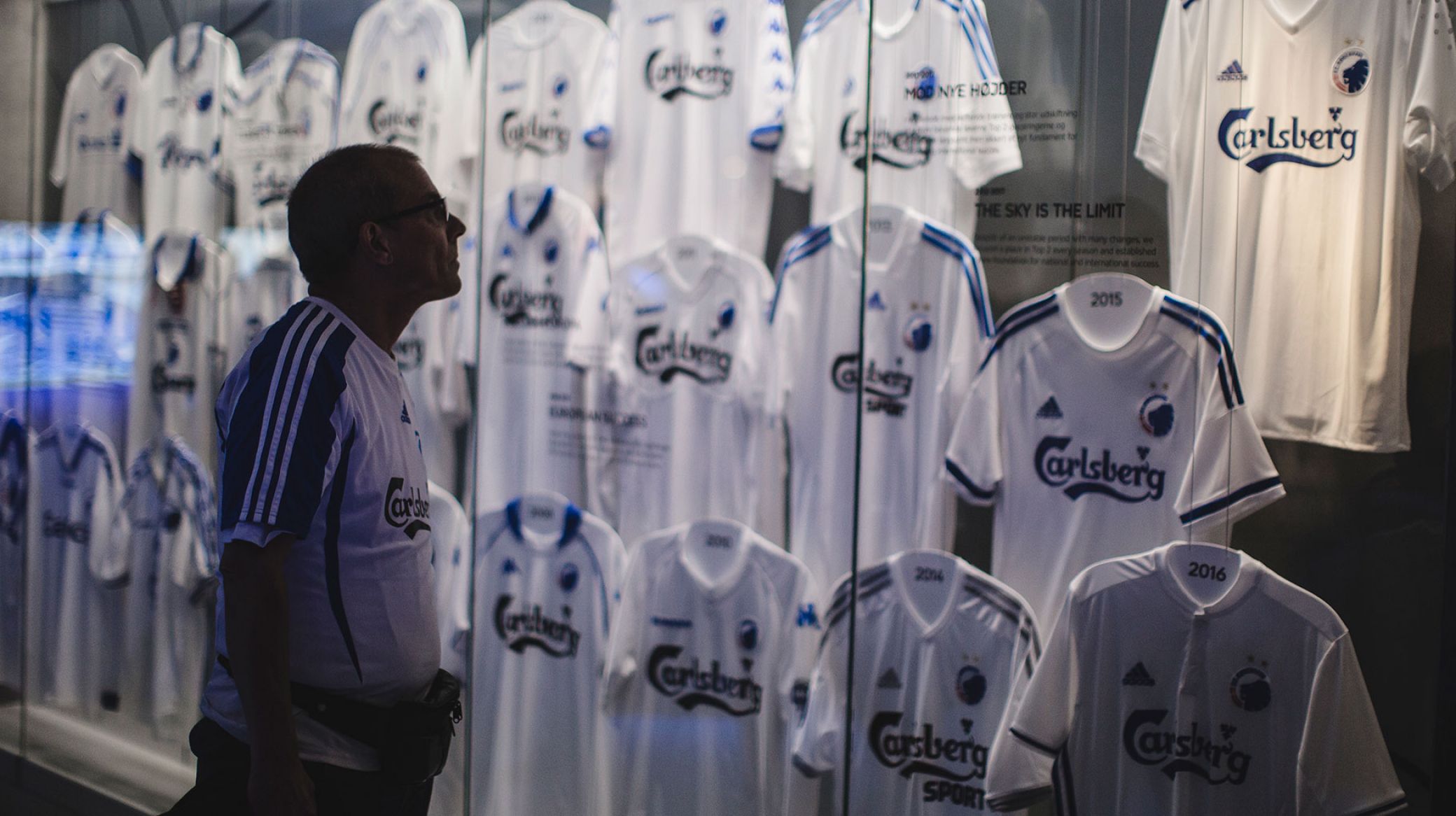 Se gamle FCK trøjer i FCK Experience Se gamle FCK trøjer i FCK Experience