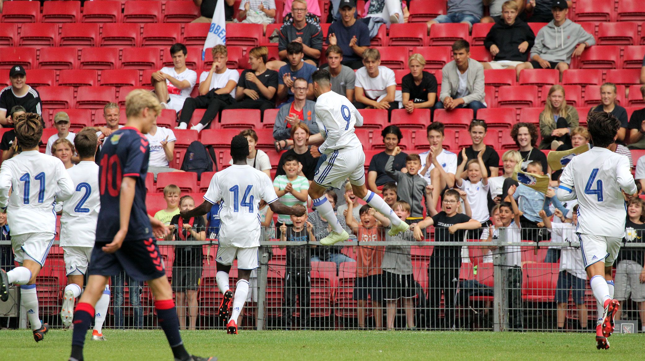 Ahmed Daghim jubler efter at have scoret til 2-1 Ahmed Daghim jubler efter at have scoret til 2-1