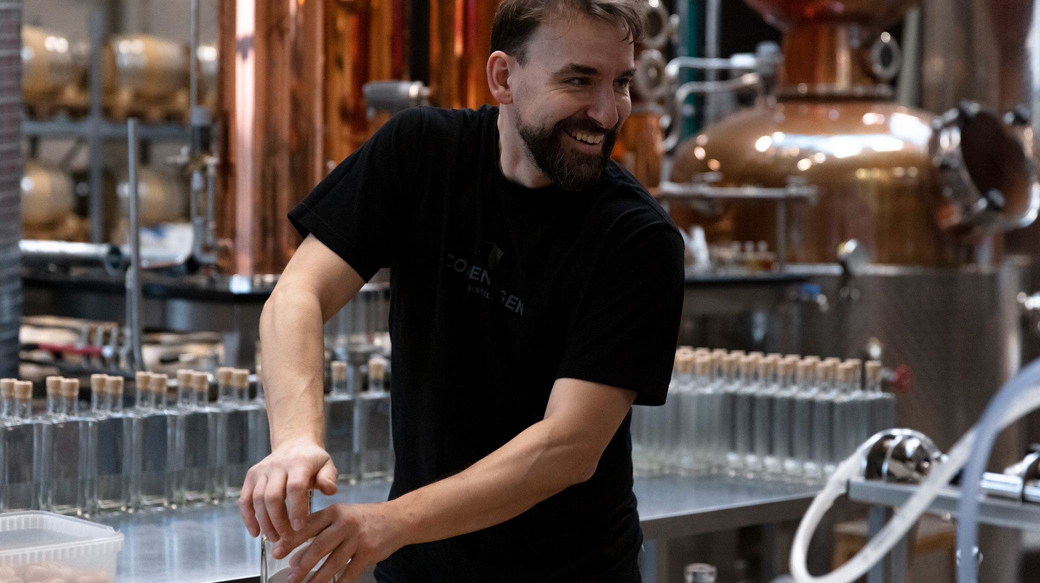 Byens Gin fremstilles i samarbejde med Copenhagen Distillery Byens Gin fremstilles i samarbejde med Copenhagen Distillery