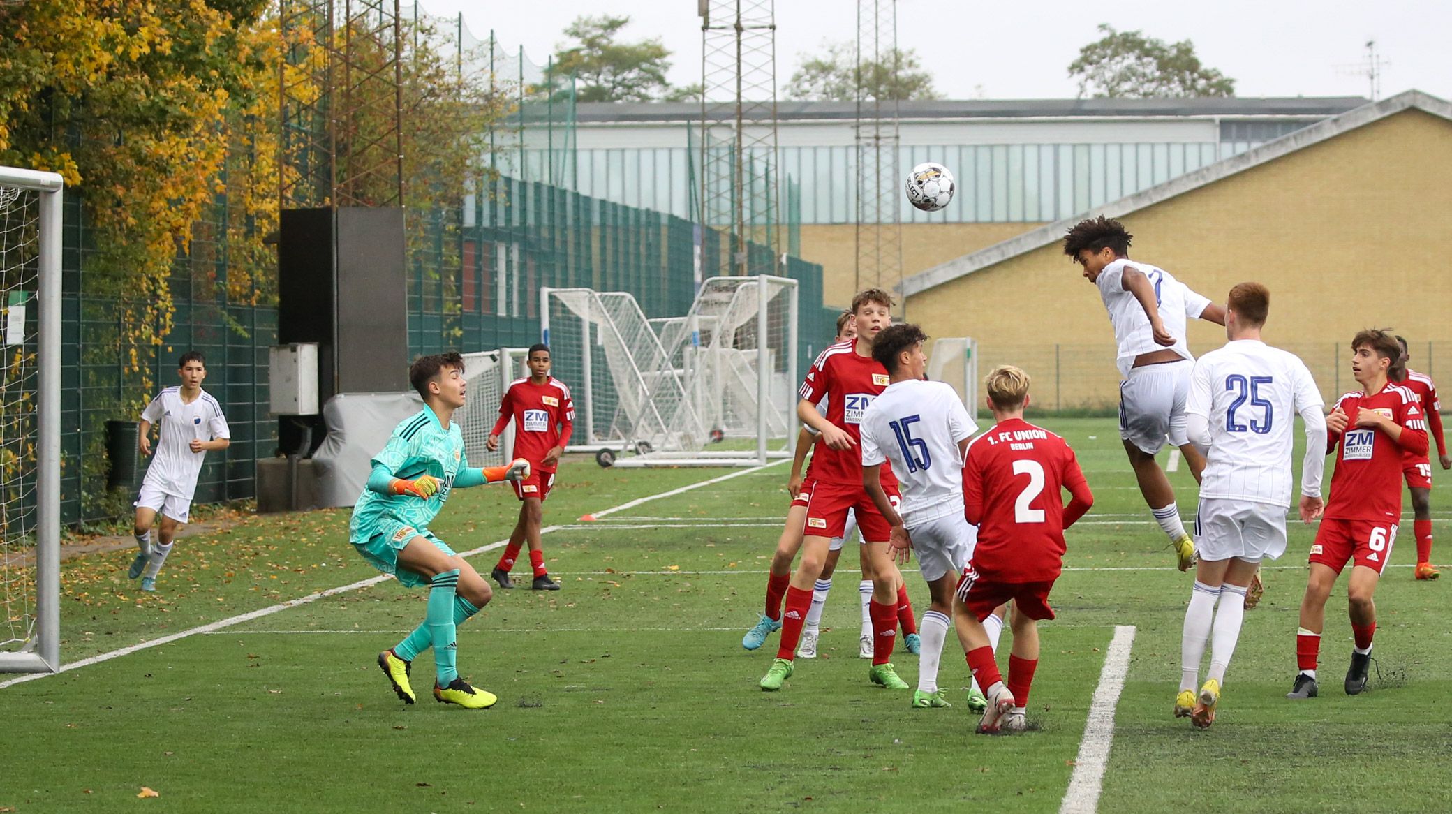 Thomas Bjørn Miezan header på mål mod Union Berlin Thomas Bjørn Miezan header på mål mod Union Berlin