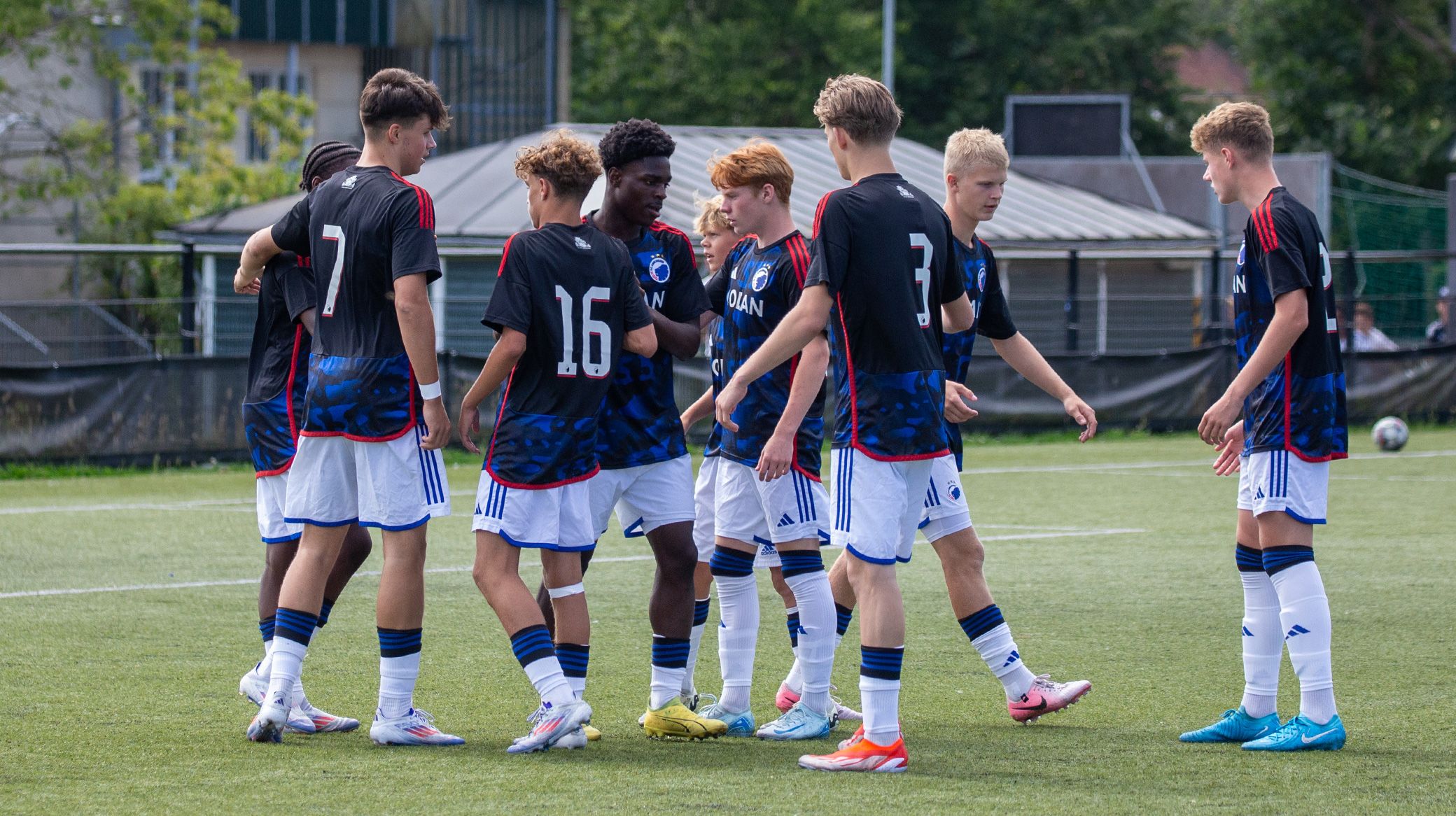 Jubel efter U17-scoring Jubel efter U17-scoring