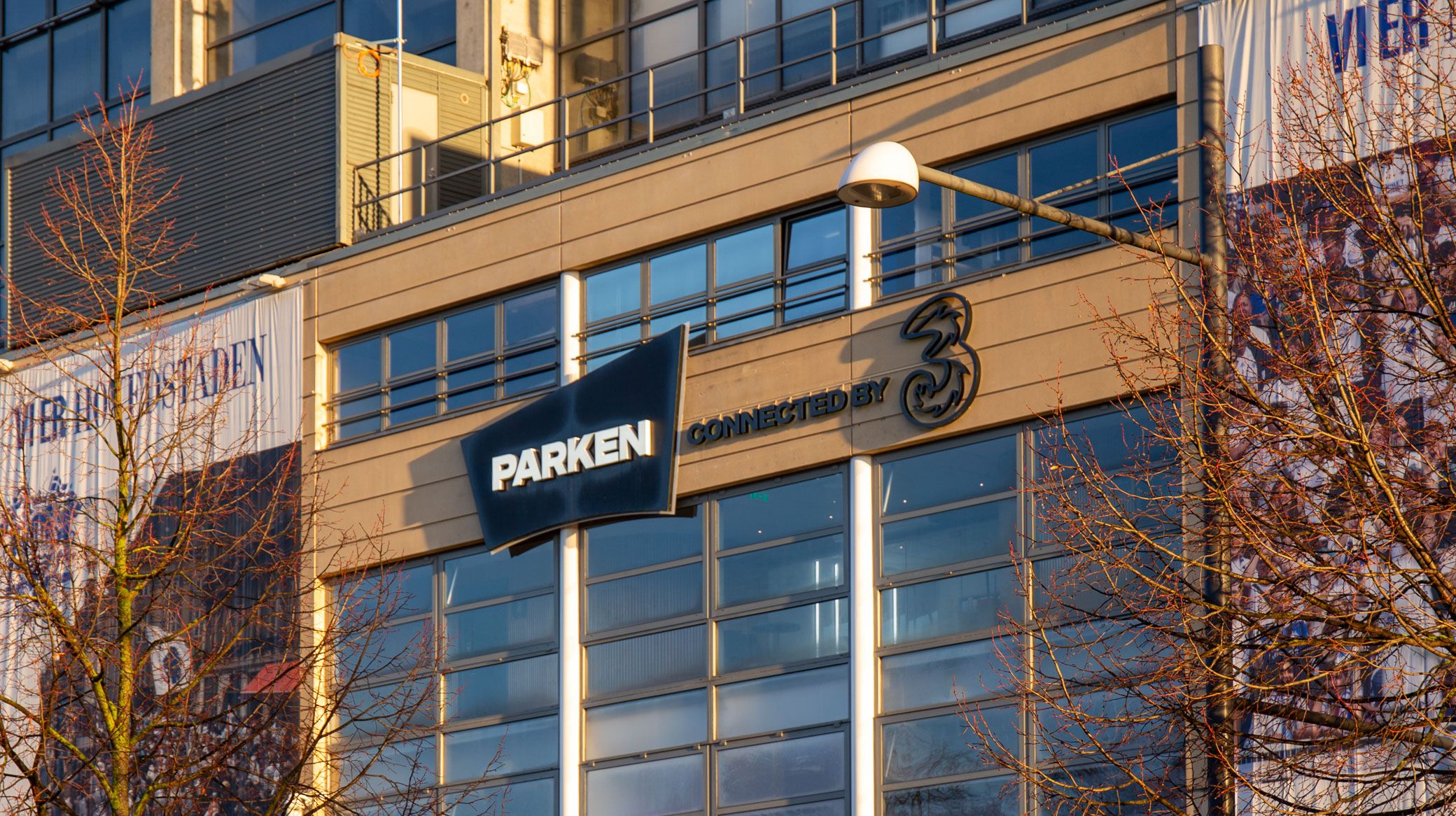 Parken connected by 3 Parken connected by 3