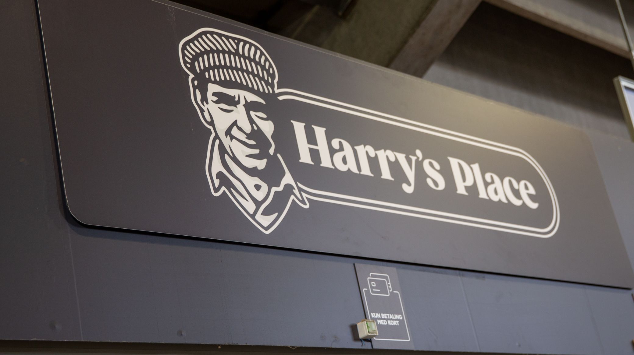 Harry's Place på C-tribunen Harry's Place på C-tribunen