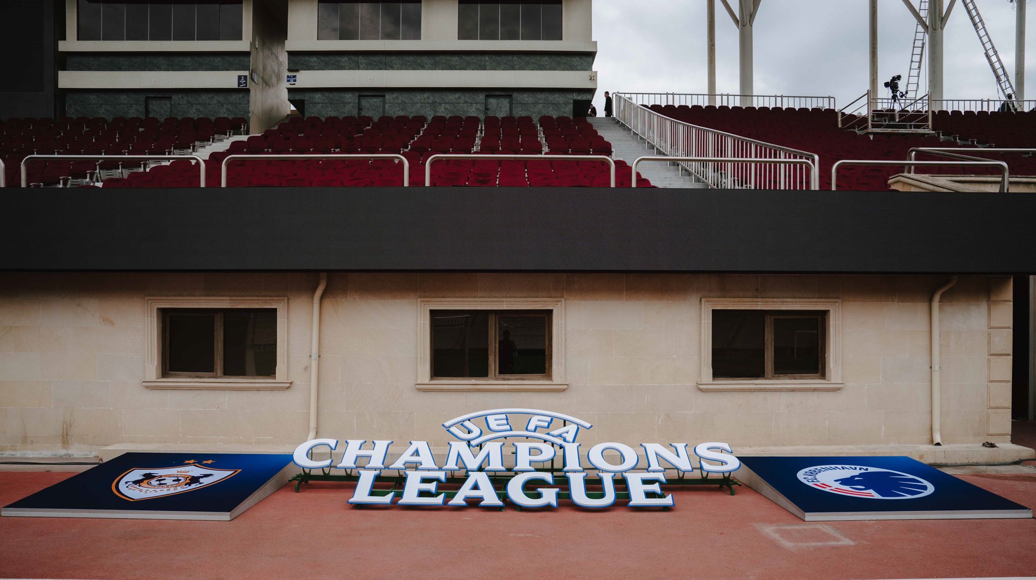 Træning på Tofiq Bahramov Stadion i Baku