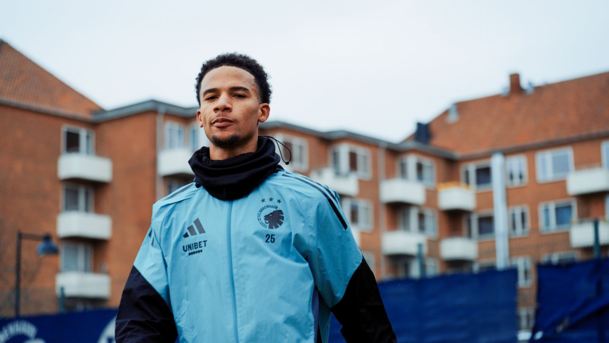 Amir Richardson træner på Nummer 10