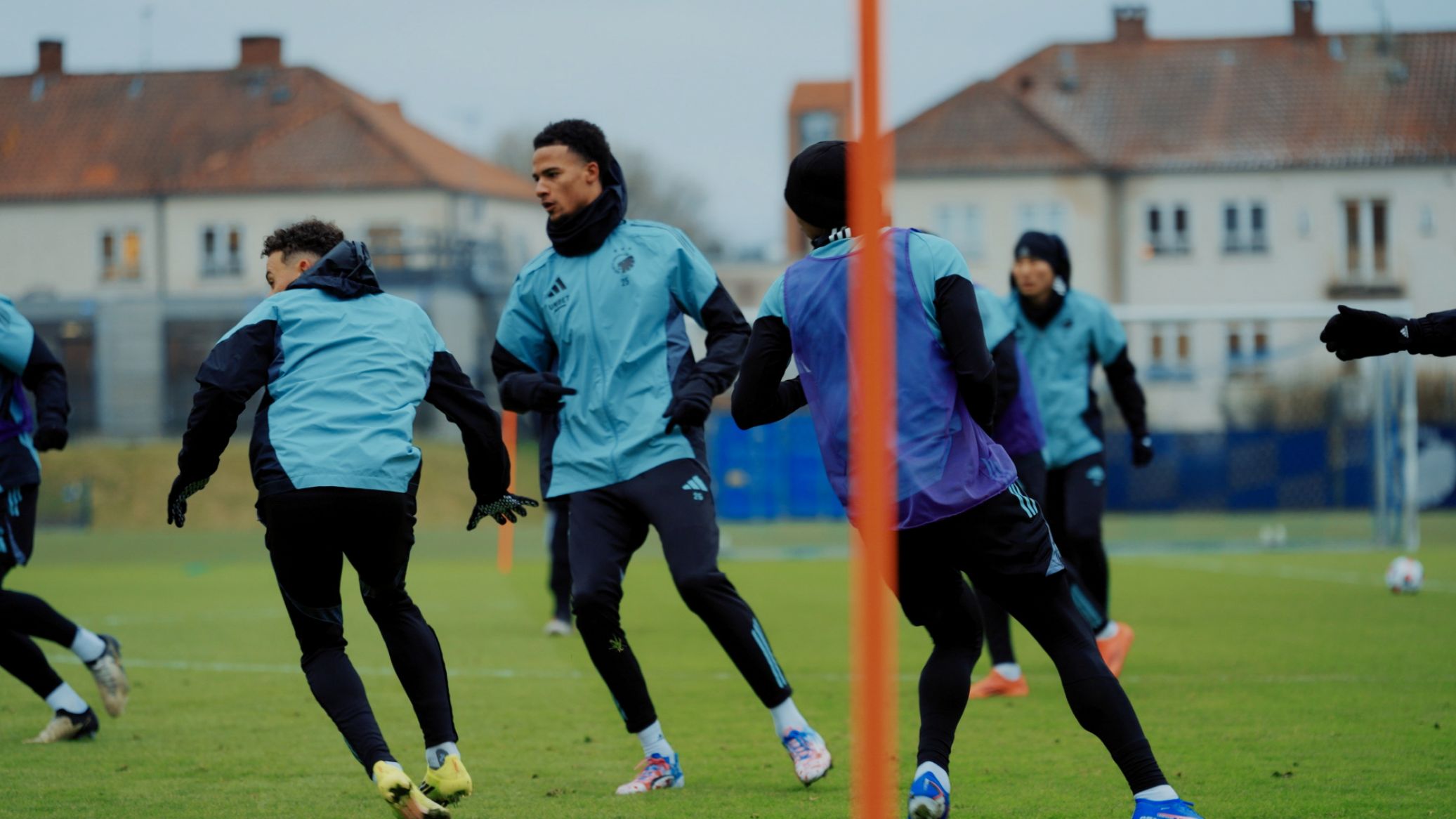 Amir Richardson træner på Nummer 10