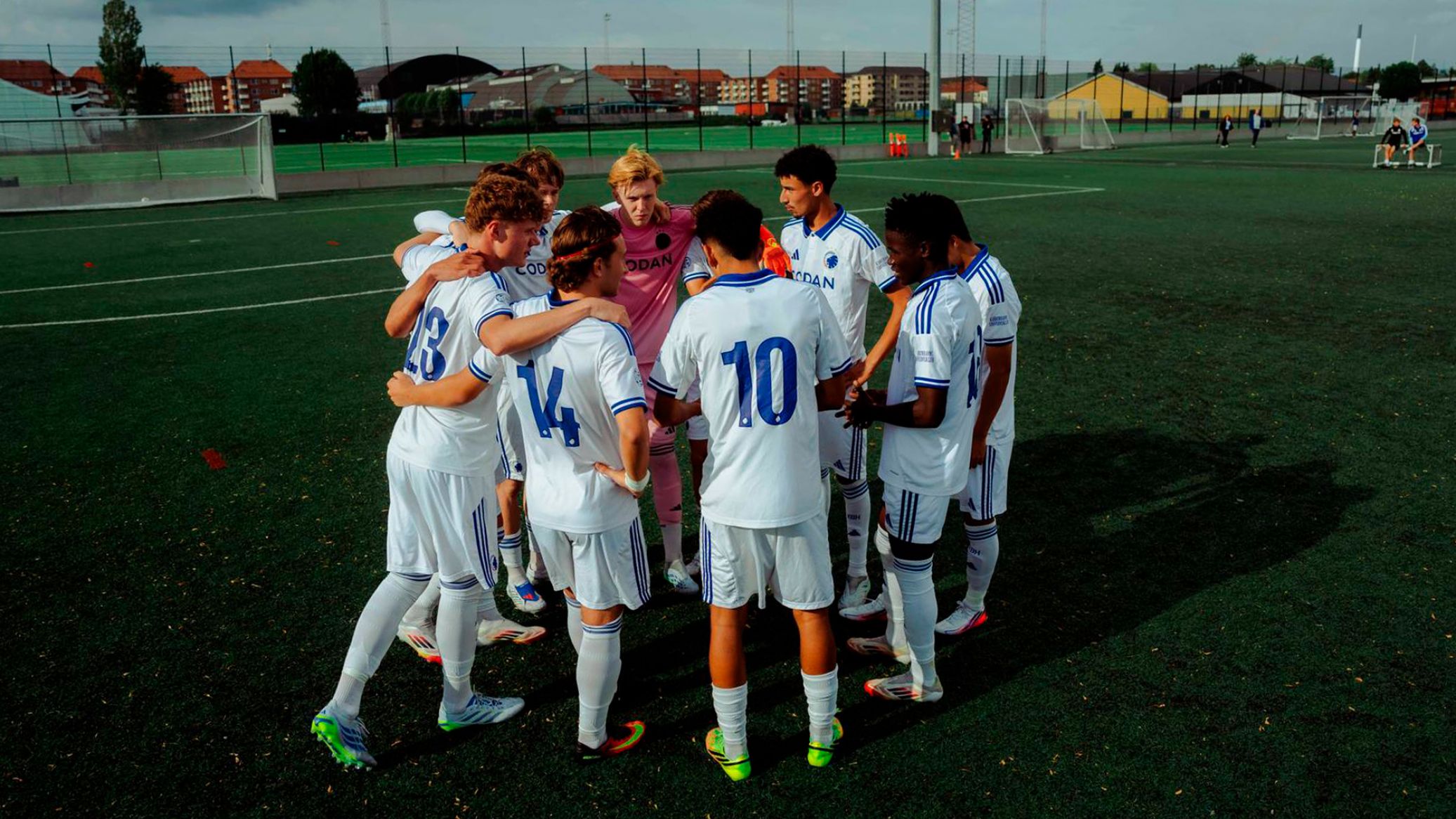 U19-spillerne samles før kickoff