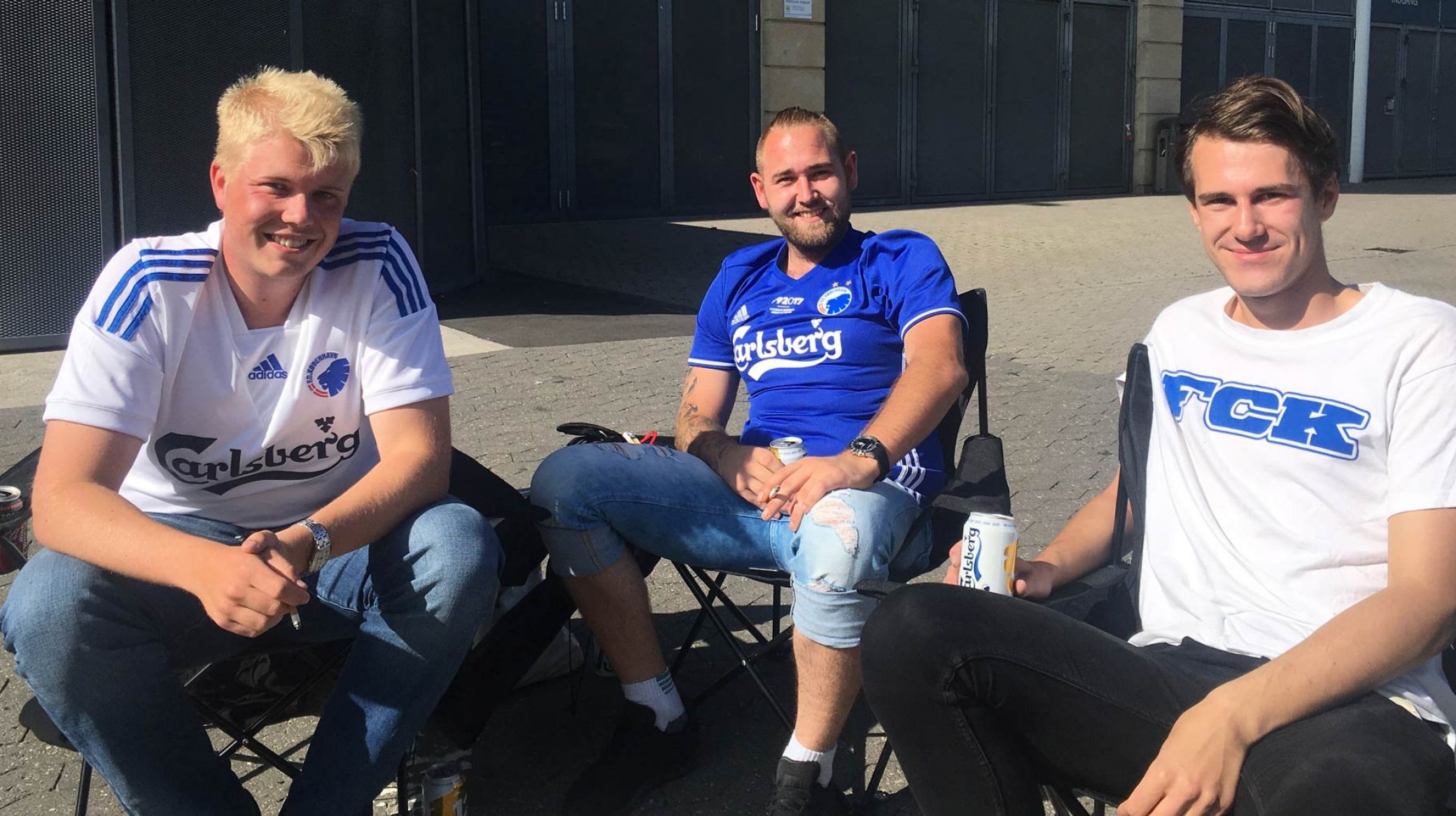 Fans foran stadion Fans foran stadion