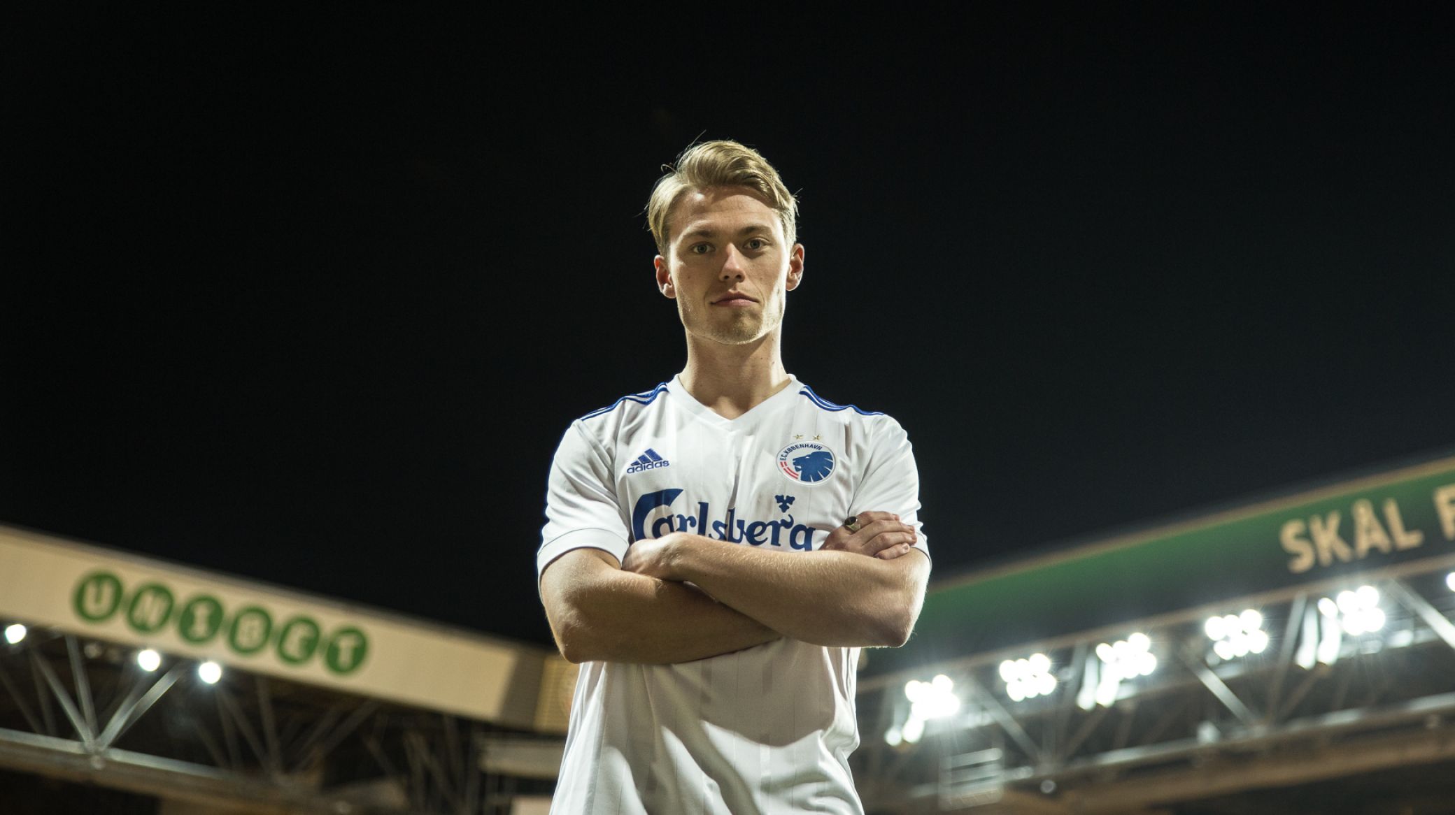 F.C. København har købt den danske landsholdsspiller, Viktor Fischer, fri af den tyske Bundesligaklub, Mainz 05, og han tiltræder med øjeblikkelig virkning på en 5-årig kontrakt. F.C. København har købt den danske landsholdsspiller, Viktor Fischer, fri af den tyske Bundesligaklub, Mainz 05, og han tiltræder med øjeblikkelig virkning på en 5-årig kontrakt.