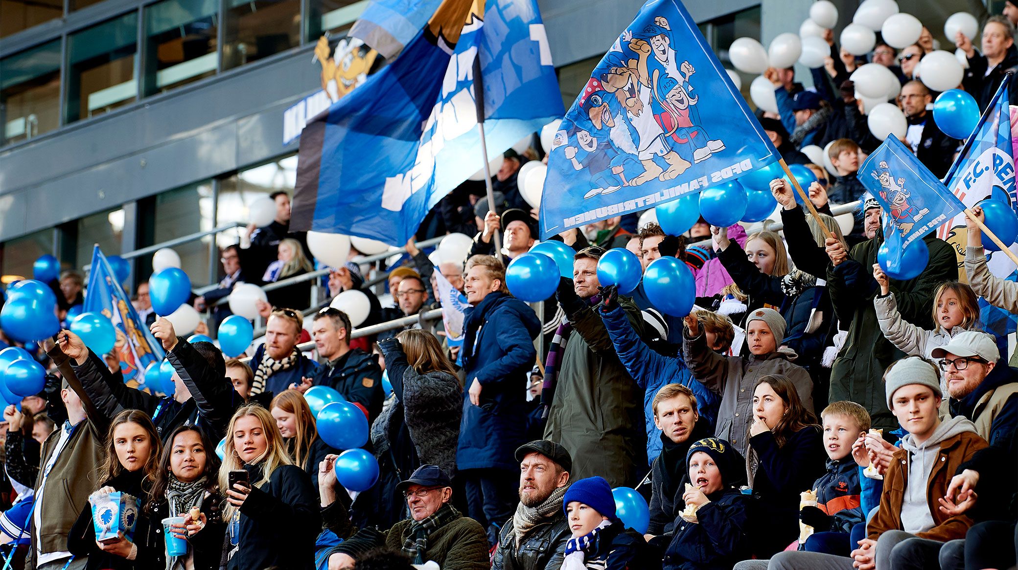 Fans på DFDS Familietribunen