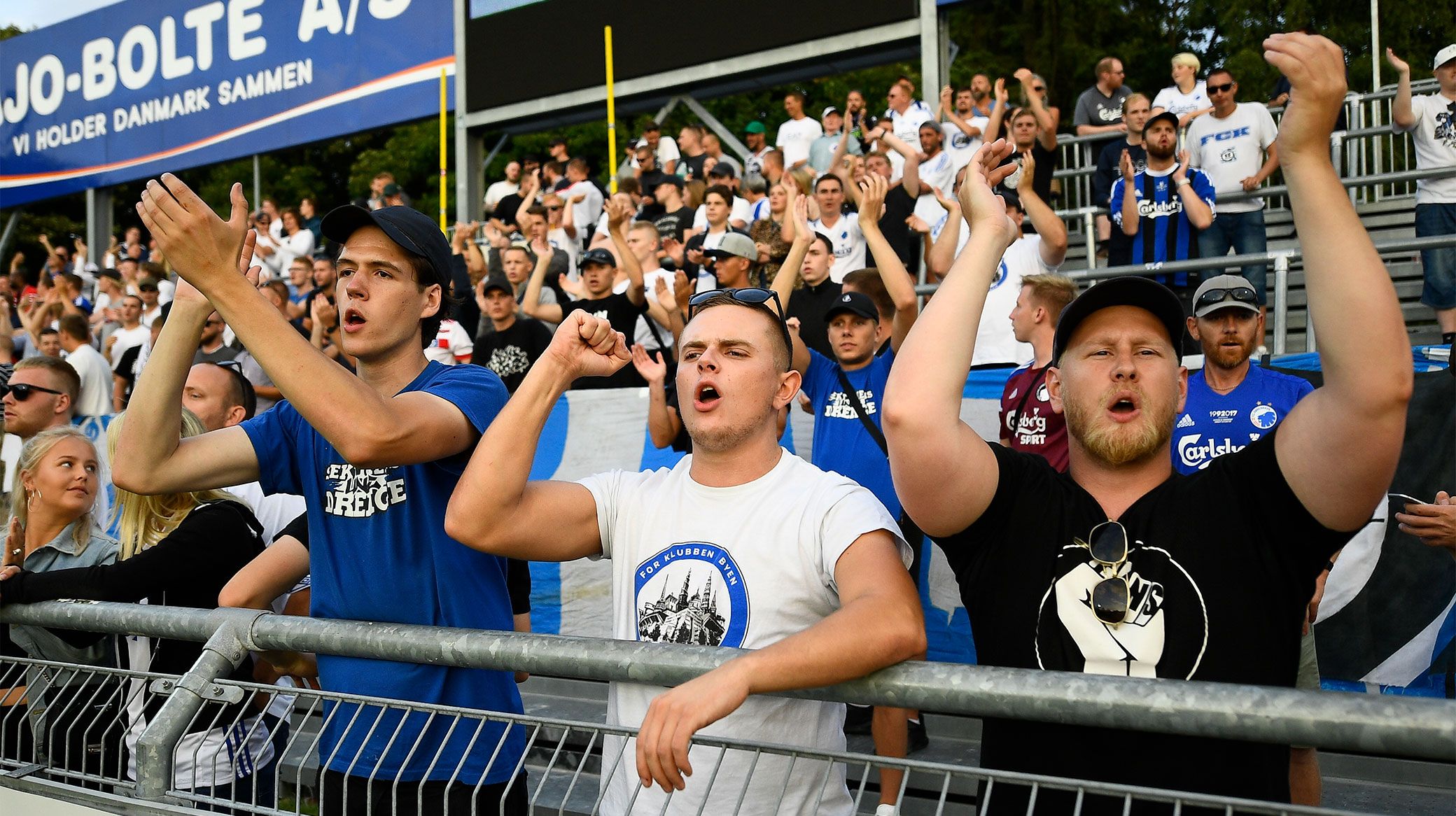 Jublende fans i Hobro