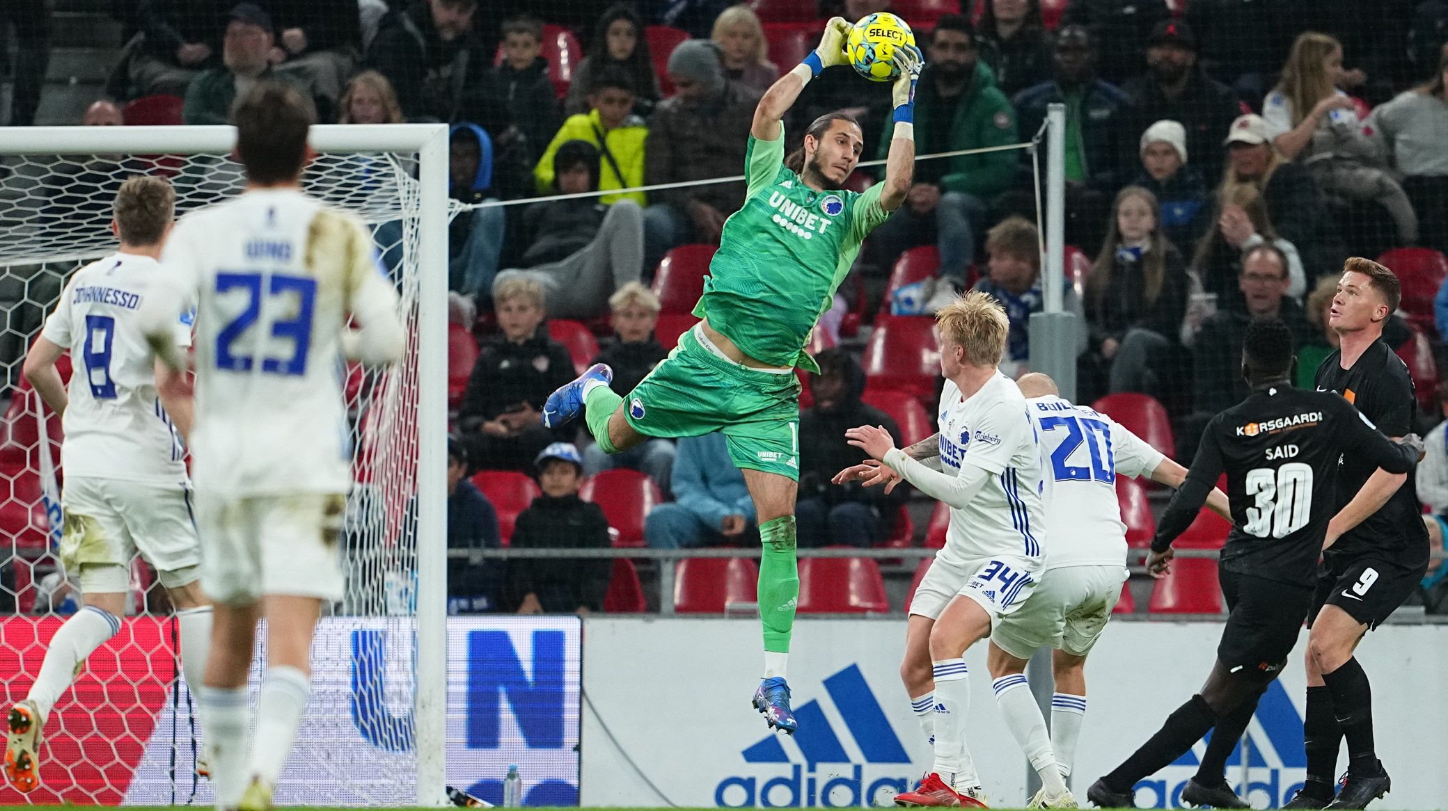 Kamil Grabara Kamil Grabara