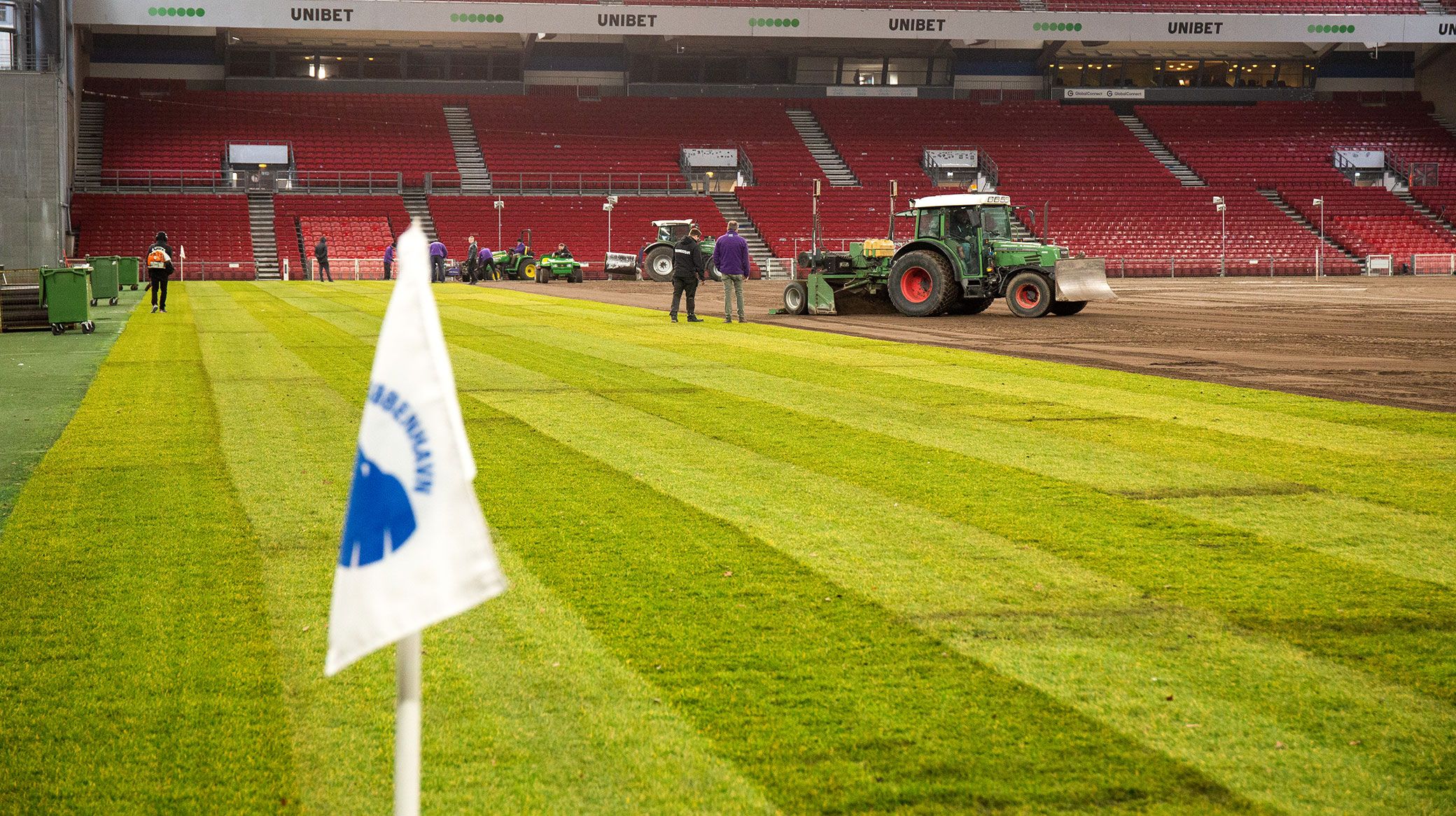 Parken får nyt græs Parken får nyt græs