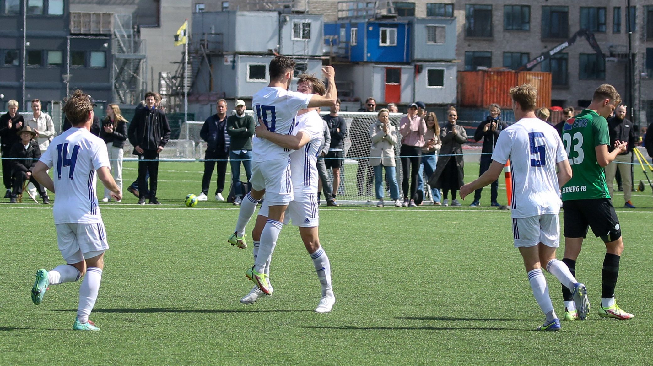 U19-jubel efter Ali Almosawes 2-1-mål mod Esbjerg U19-jubel efter Ali Almosawes 2-1-mål mod Esbjerg