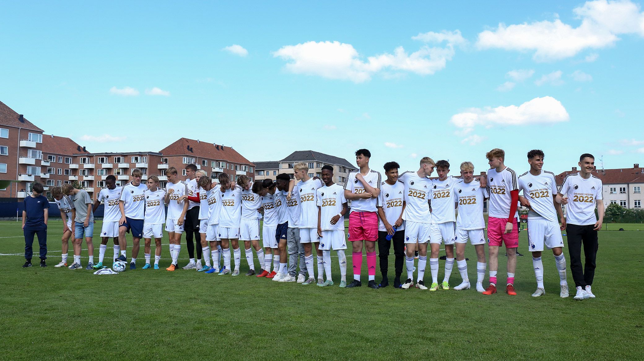 U17 fejrer det danske mesterskab U17 fejrer det danske mesterskab