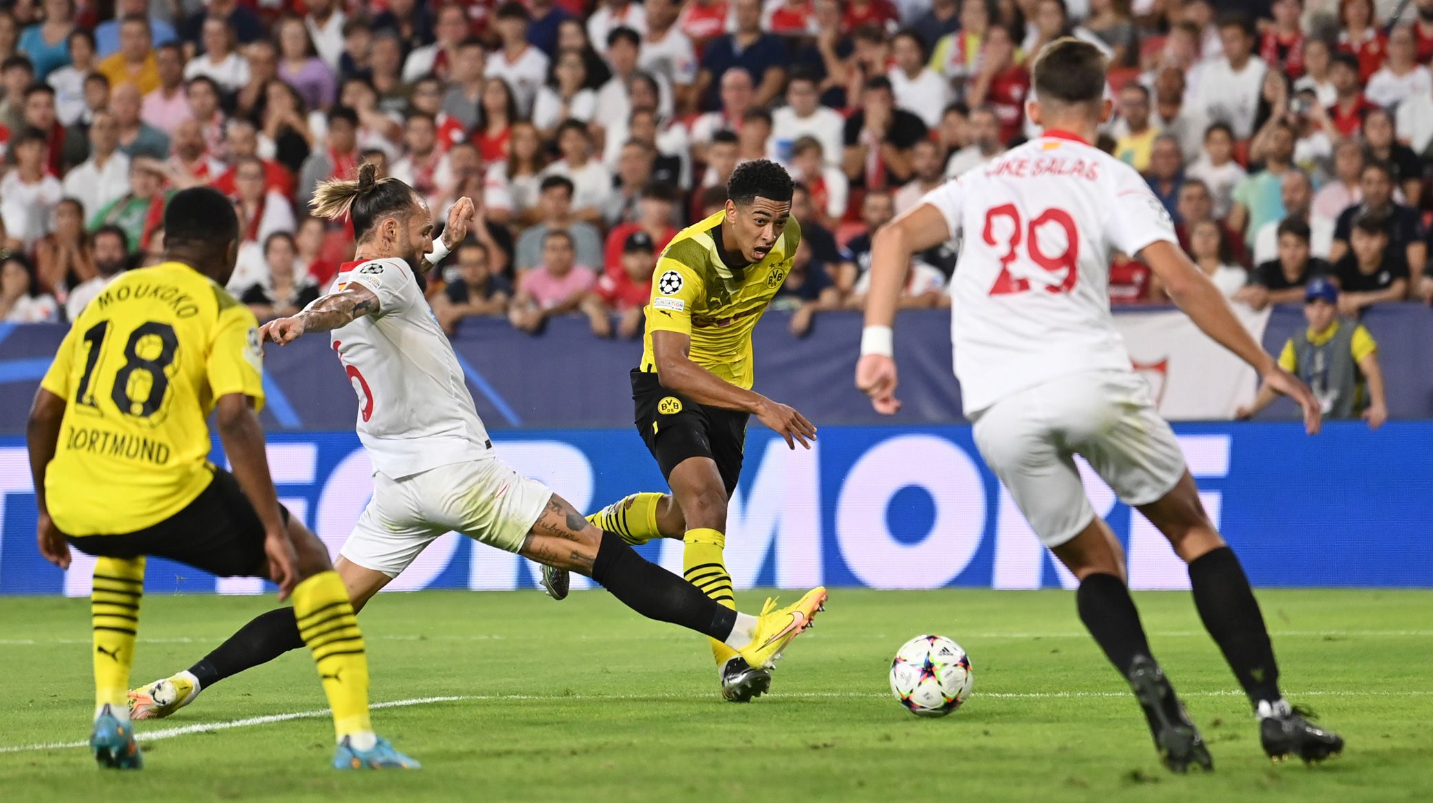 Jude Bellingham i Dortmunds udekamp mod Sevilla