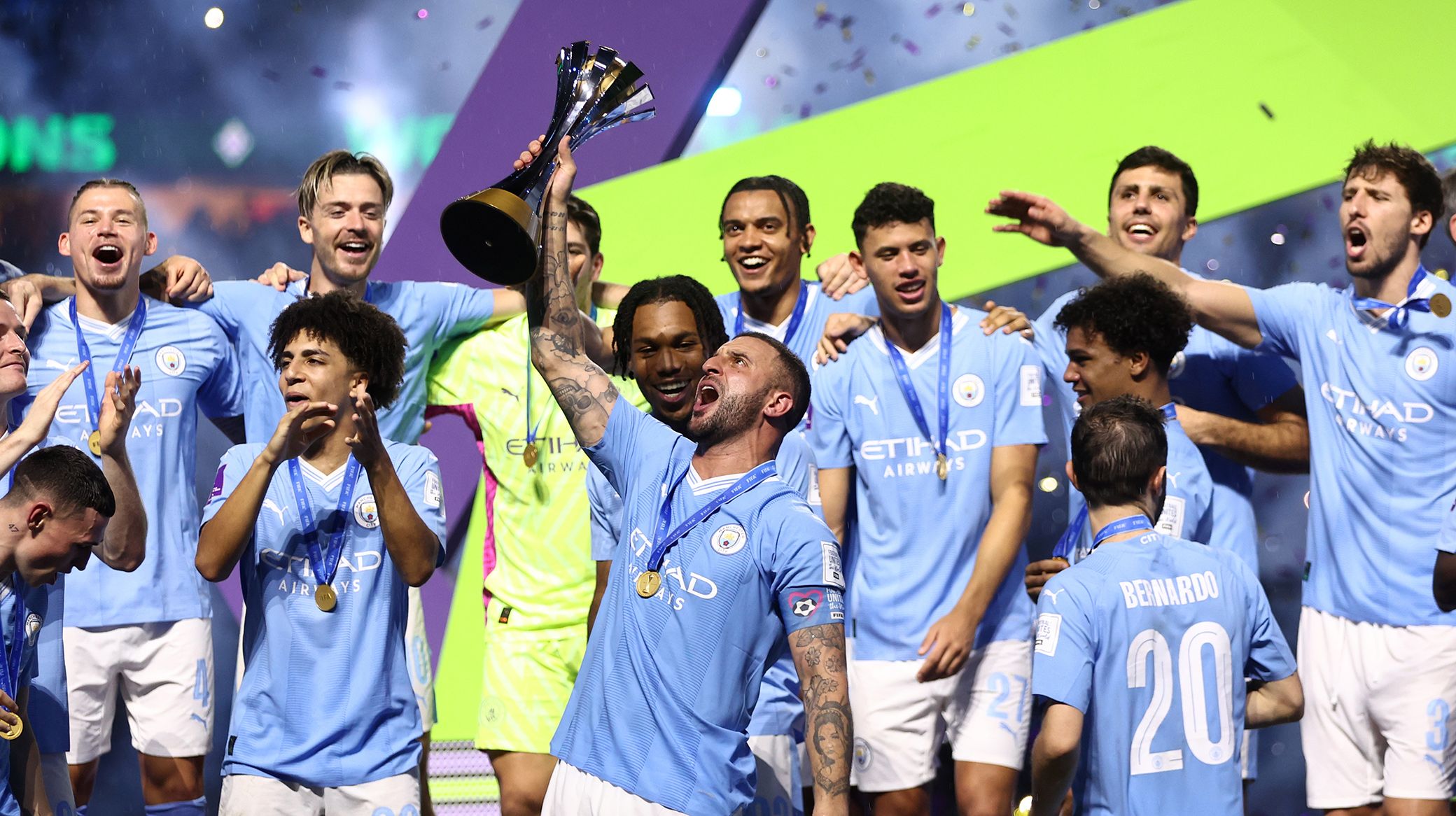 Manchester City med FIFA World Cup-trofæet