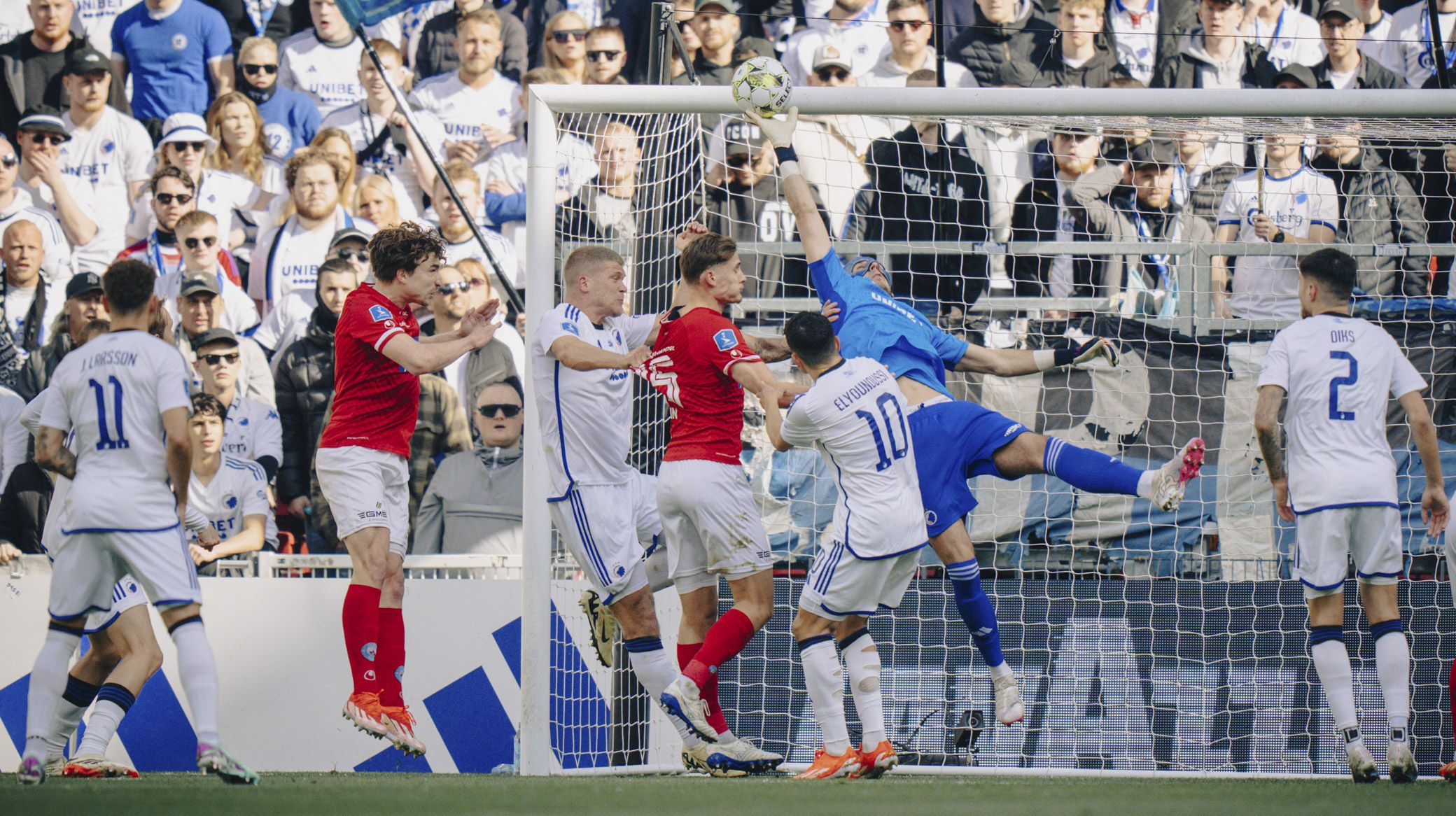 Kamil Grabara Kamil Grabara