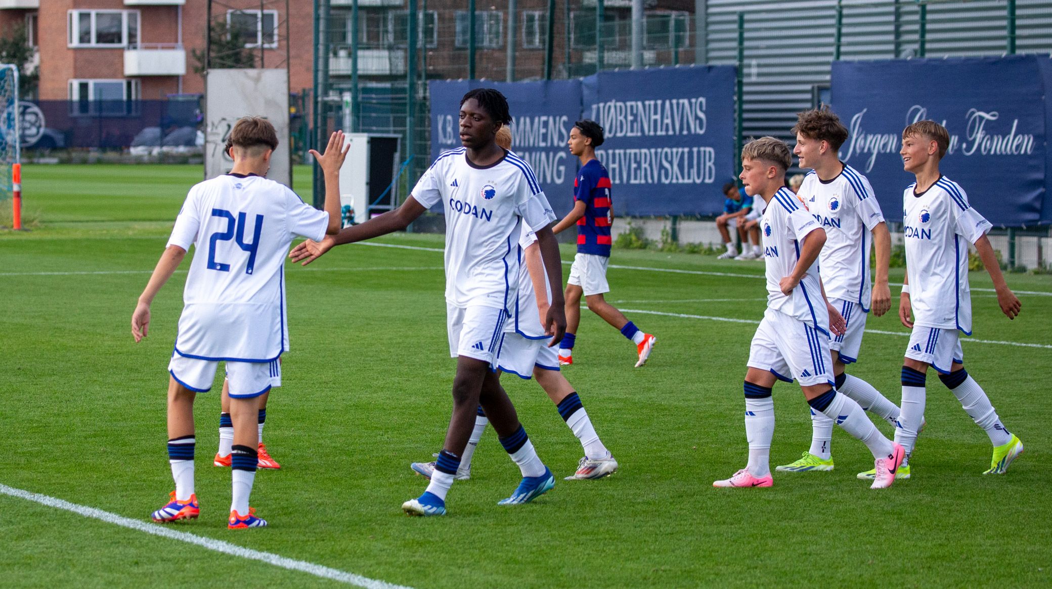 U15 jubler efter en scoring i semifinalen af AUDI KB Cup U15 jubler efter en scoring i semifinalen af AUDI KB Cup