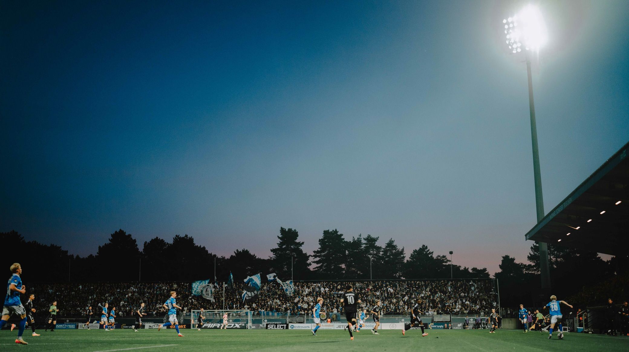 Pokalfodbold på Lyngby Stadion