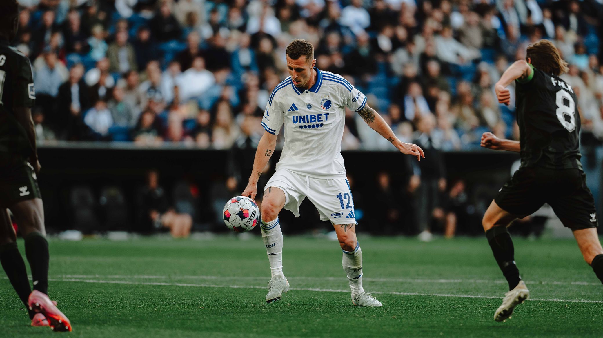 Lukas Lerager i aktion mod OB