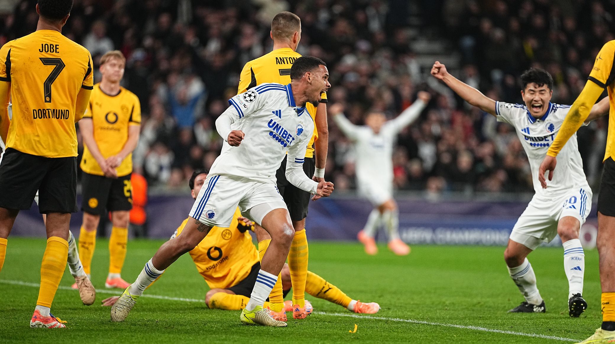 FCK-jubel efter udligning på tysk selvmål