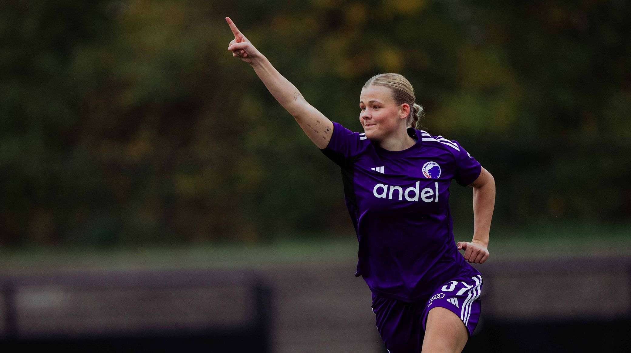 Thea Rhode jubler efter sit mål mod Østerbro. Thea Rhode jubler efter sit mål mod Østerbro.