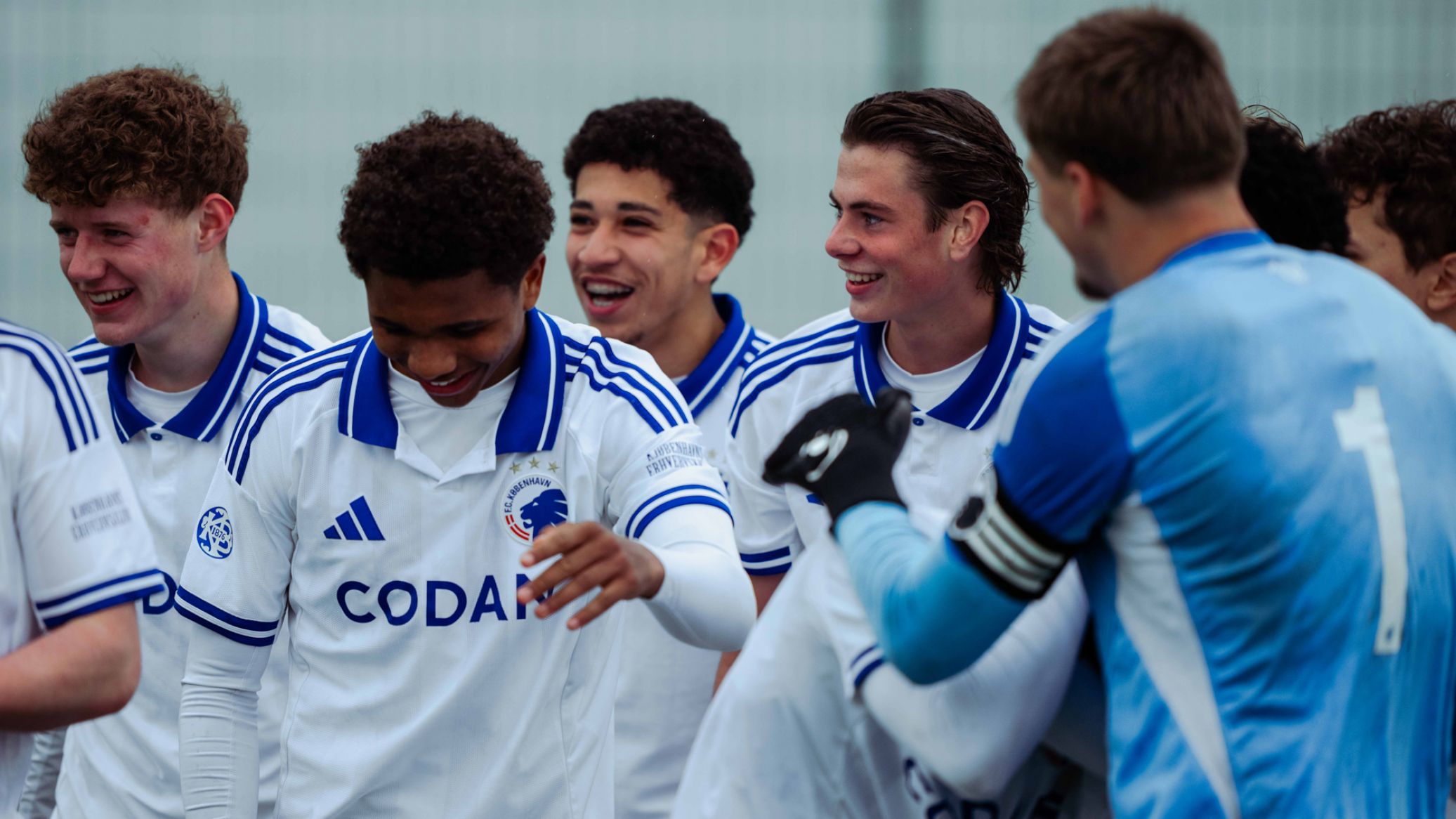 U19 jubler over sejren i pokalsemifinalen