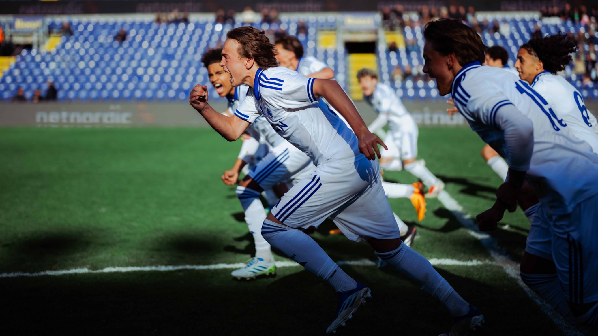 Jubelscener efter U17's pokalsejr