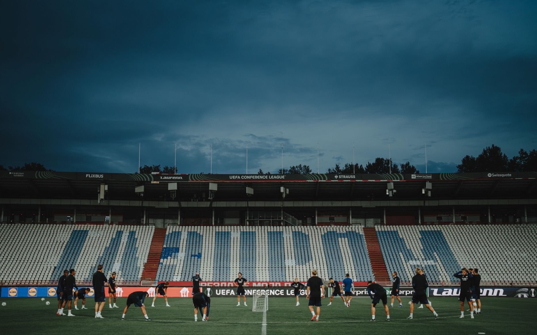 Træning på Rajko Mitic Stadion i Beograd