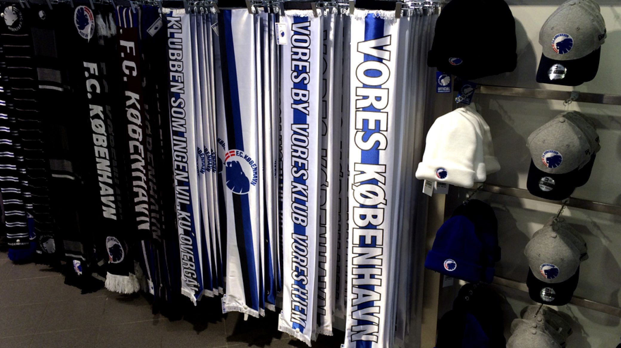 Nye halstørklæder i MegaStore