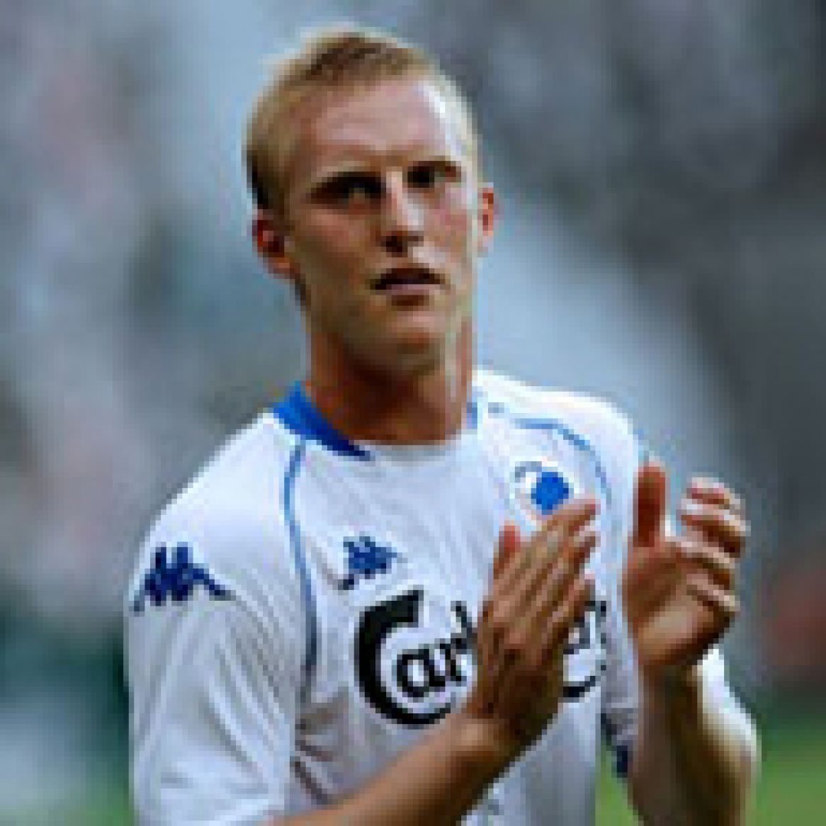 Larsson and Frederiksen move out on loan