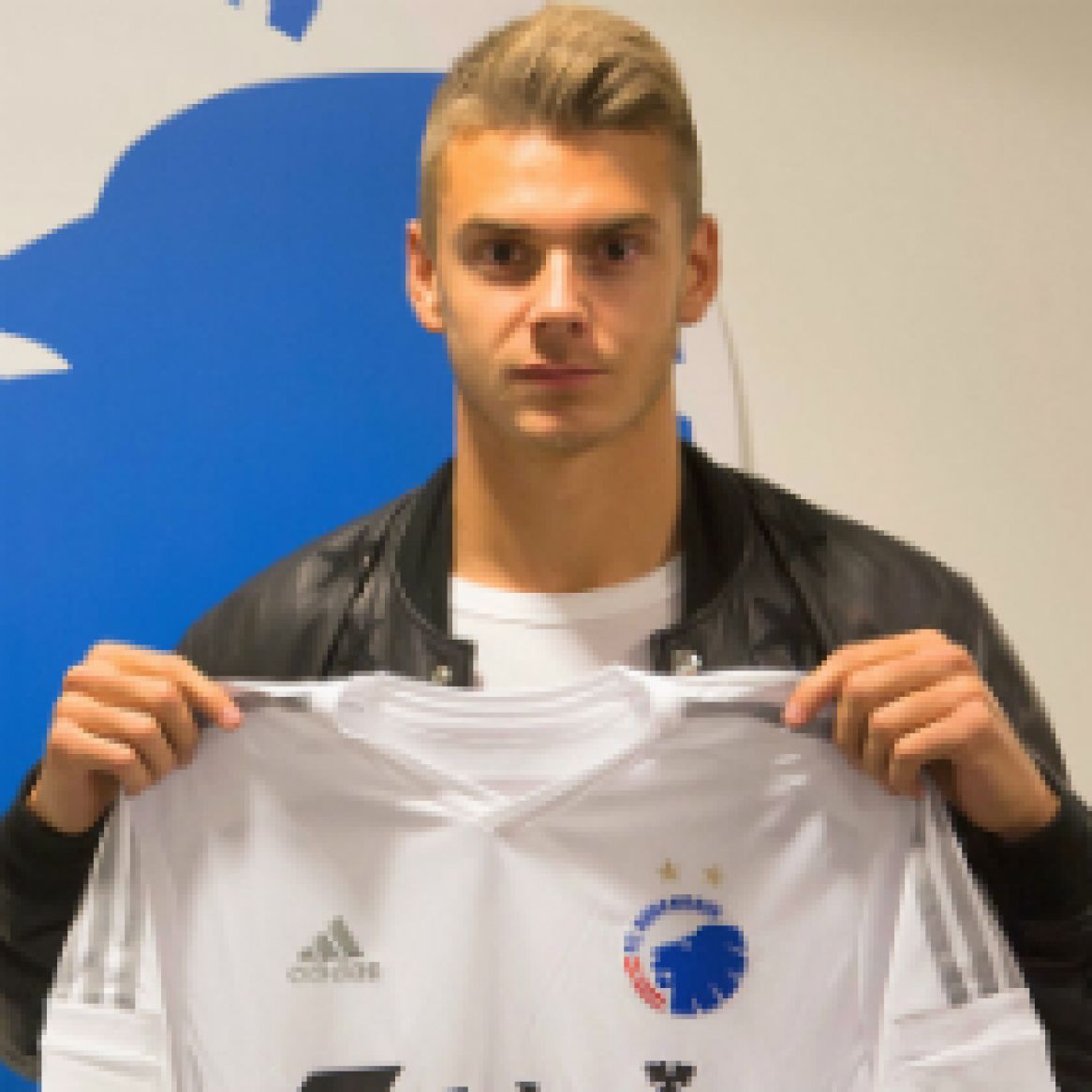 FCK sign Alex Kacaniklic