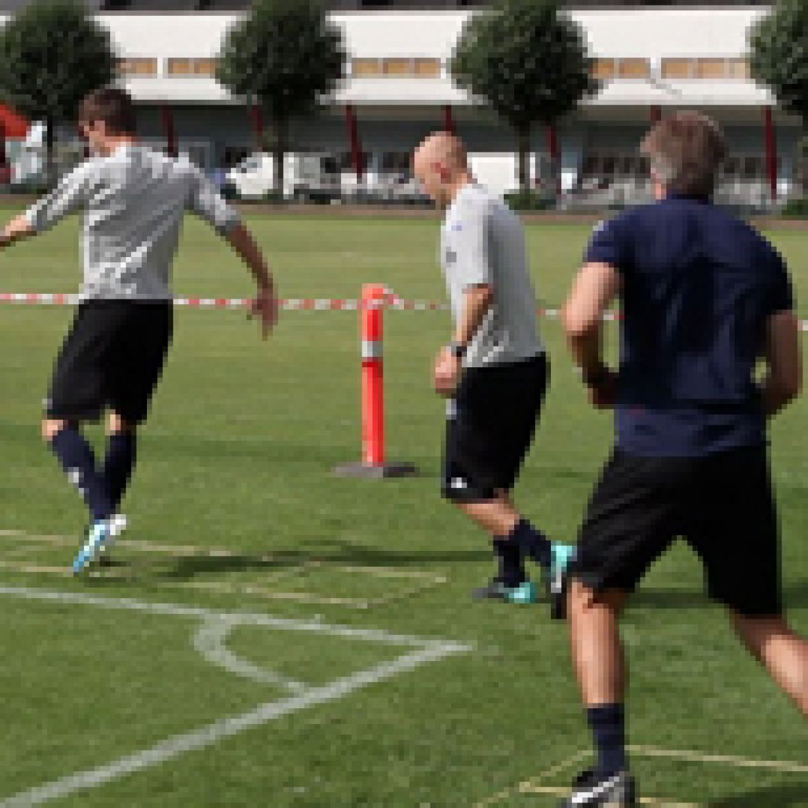 Gamboa trains with squad