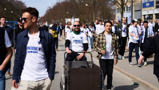 FCK fans foran Parken