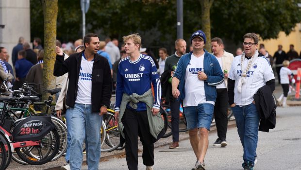 F.C. København-fans udenfor Parken