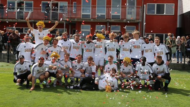 U19-holdet fejrer det danske mesterskab