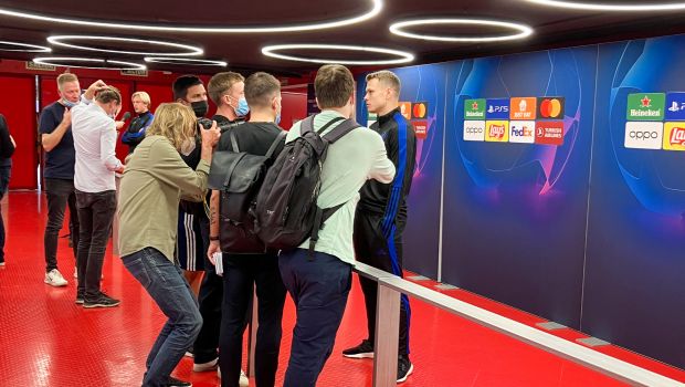 Mixed zone-interviews mandag aften på Estadio Ramón Sánchez Pizjuán