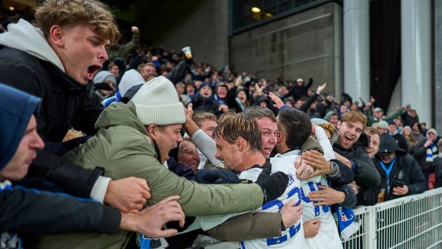 Roony fejrer sit pokalmål mod FC Midtjylland med fansene