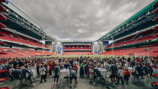 Meet and greet med spillerne efter den åbne træning i Parken