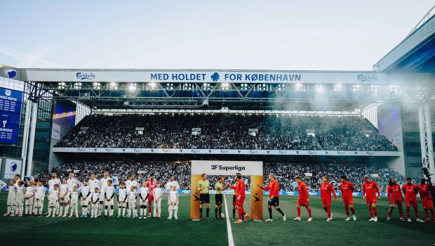 Indmarch før F.C. København-FC Midtjylland